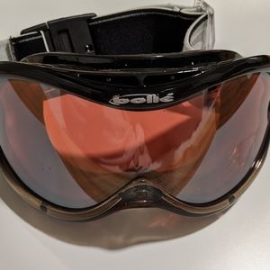 Snow goggles